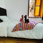 Colonial White House Qolla