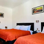 Hostal & Apartments El Triunfo