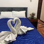 Hostal Alfredo\'S Palace