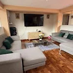 Chabela Host