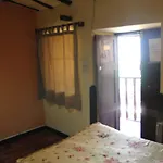 Robertos Hostel