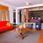 What are the best hotels near Sacsayhuaman?
