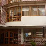 Villa Betty Hostal B&B