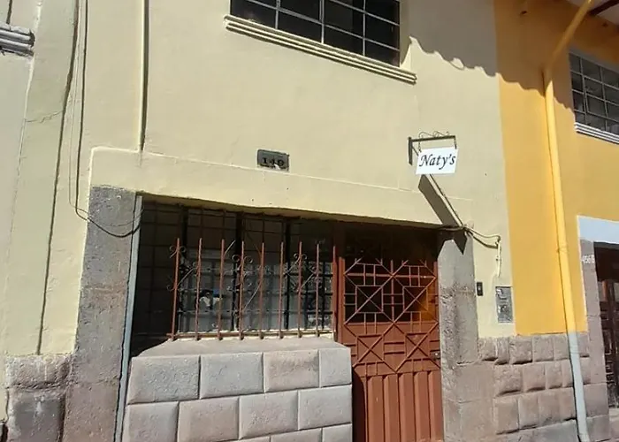Naty\'S Guest House