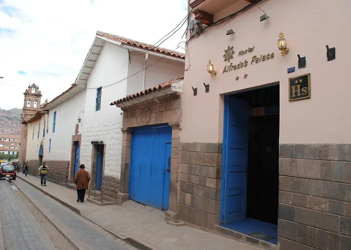 Hostal Alfredo\'S Palace