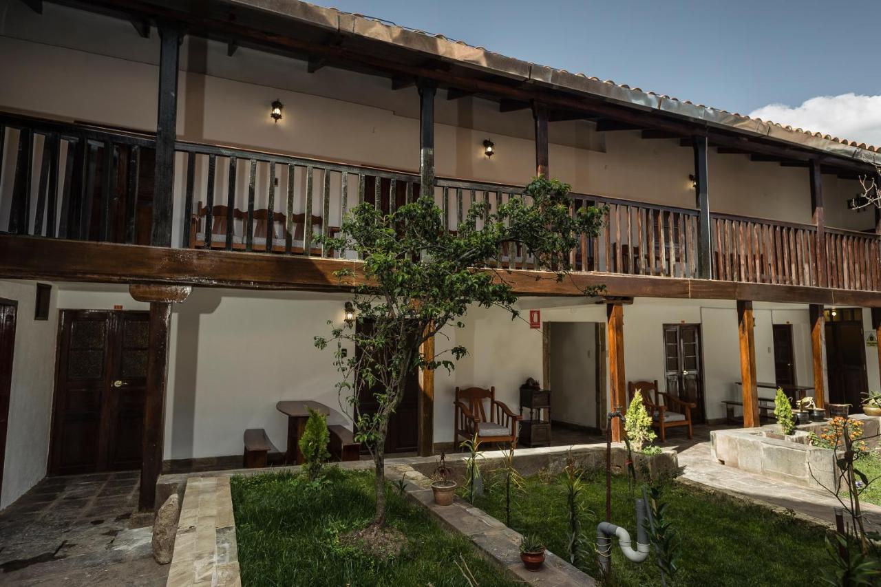 Hotel Emilia *