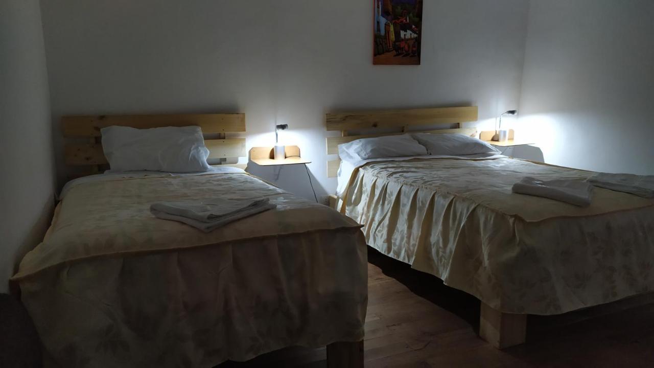 Anais Y Nicolas Hostel