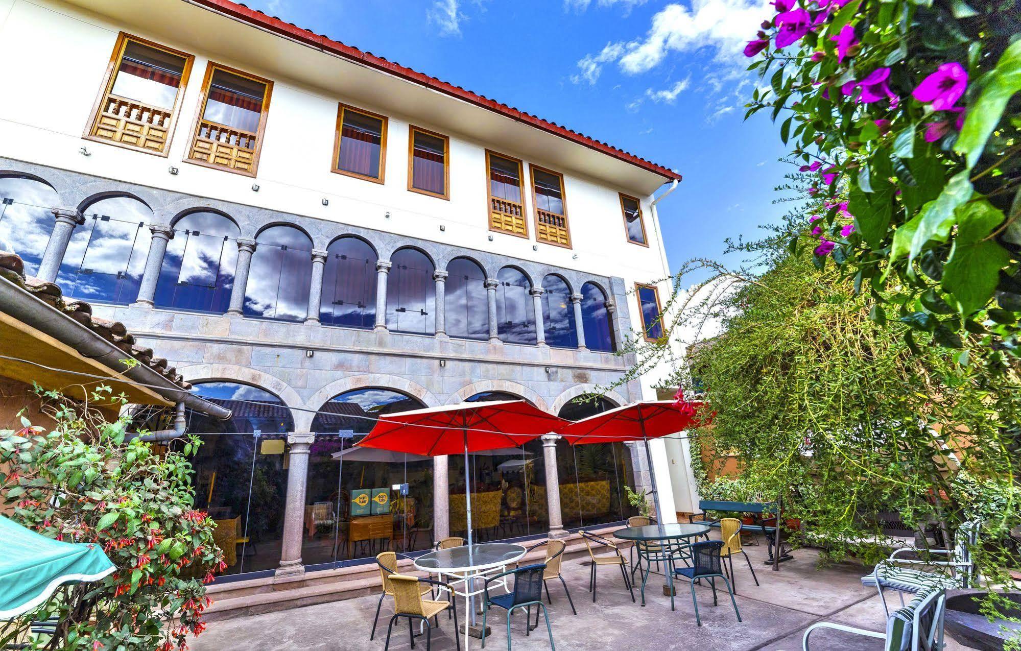 Fuente De Agua Hotel