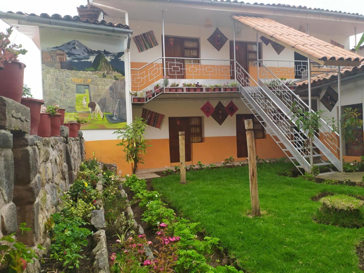 Wake Up Hostel *