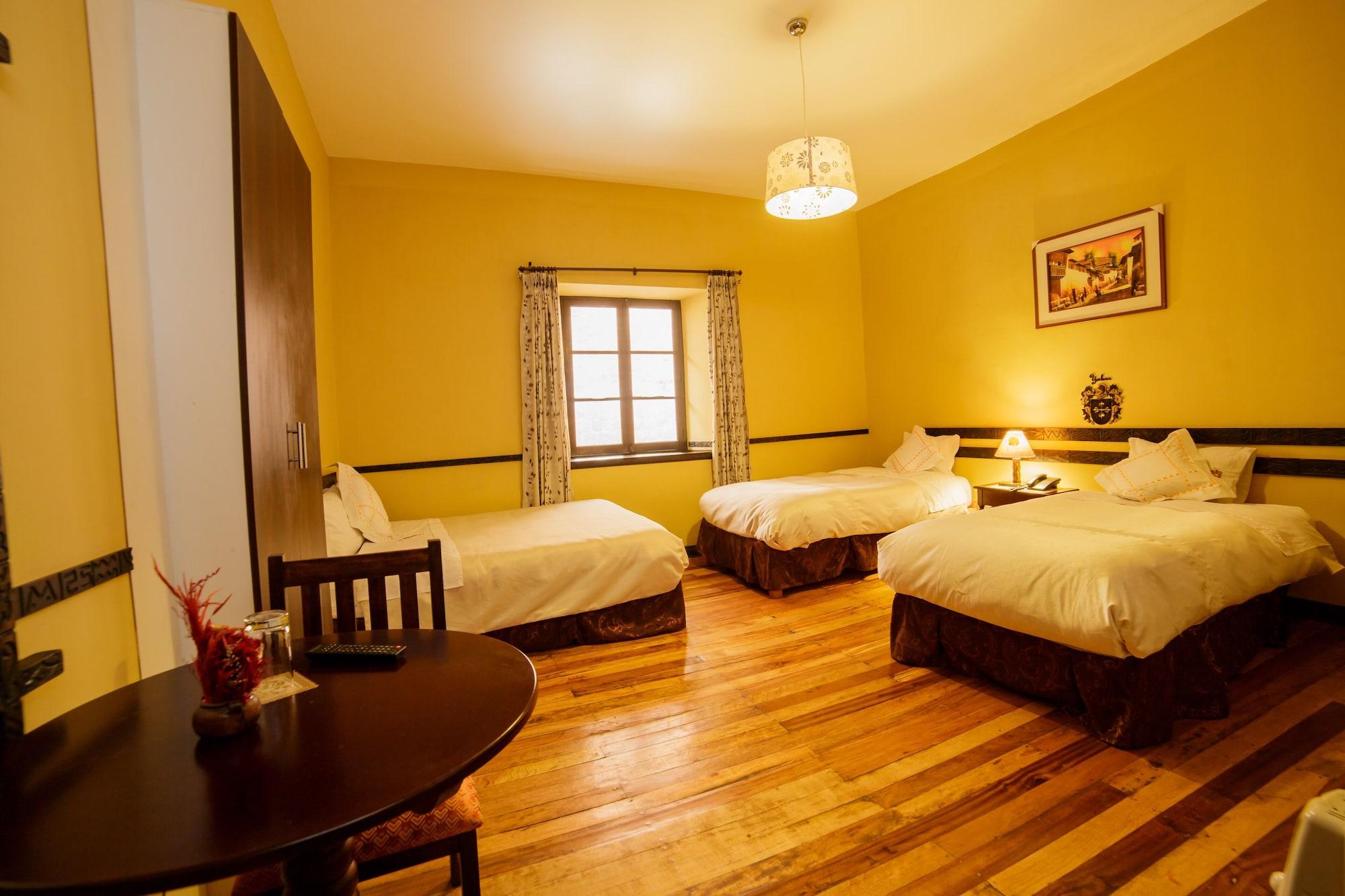 Yabar Plaza Hotel 3*