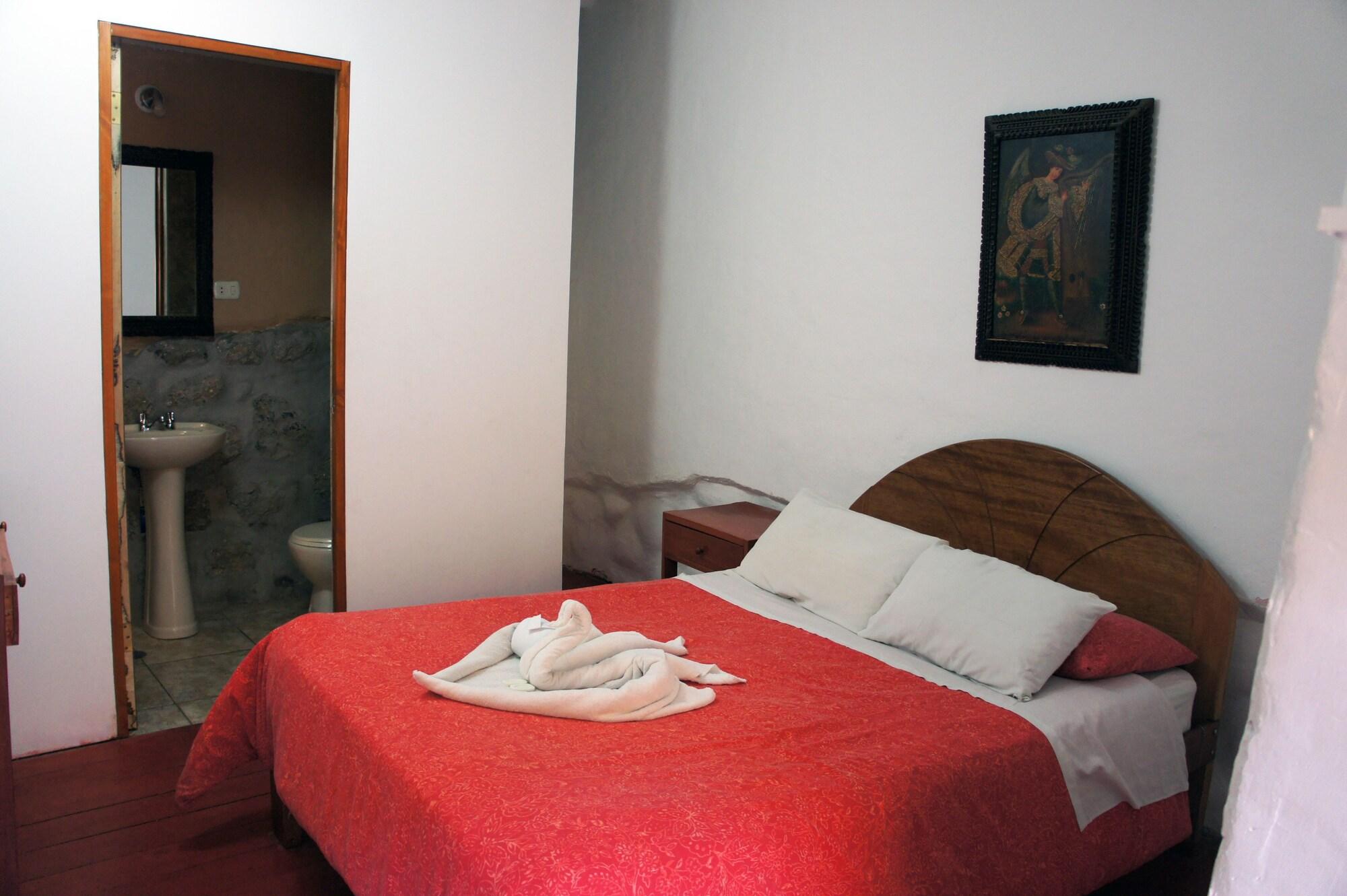 Pirwa Backpackers Colonial Hostal *