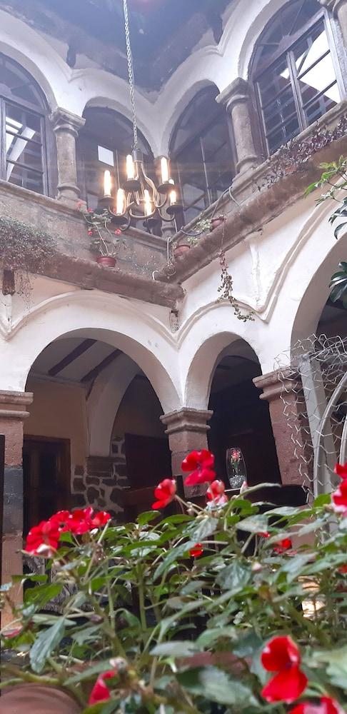 Pirwa Backpackers Colonial * Cuzco