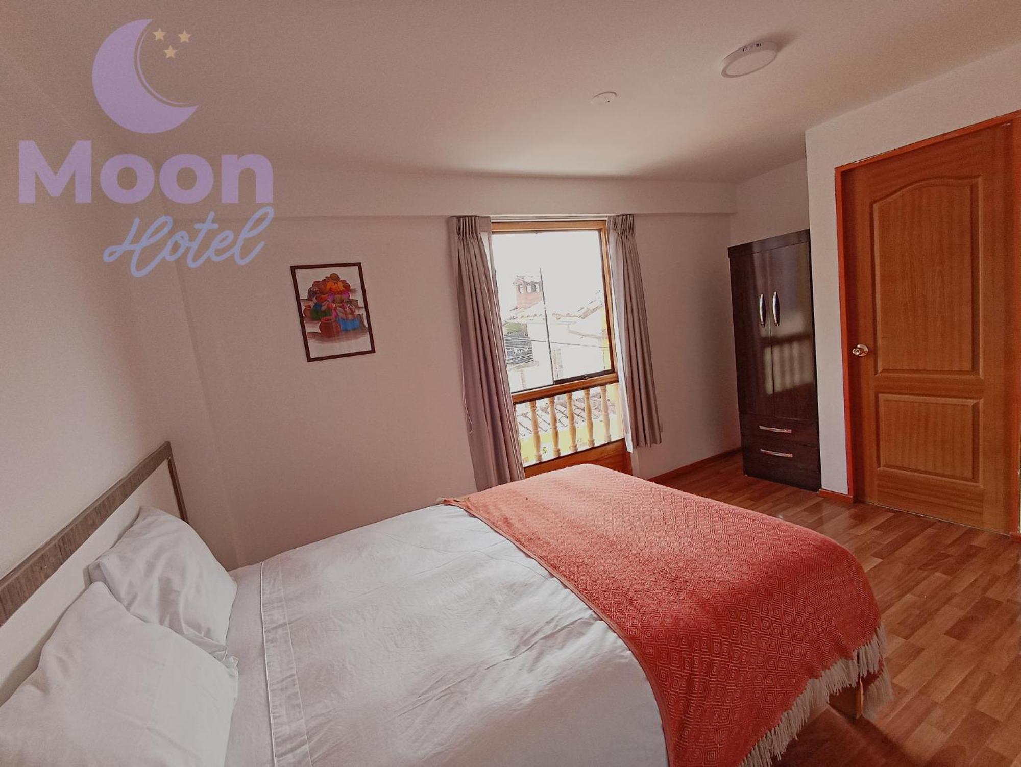 Moon Hotel 3*