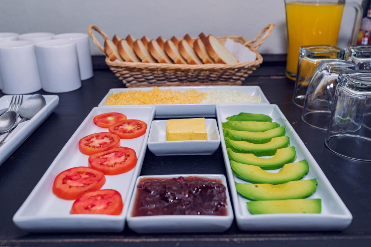 Apuhouse Hostal *