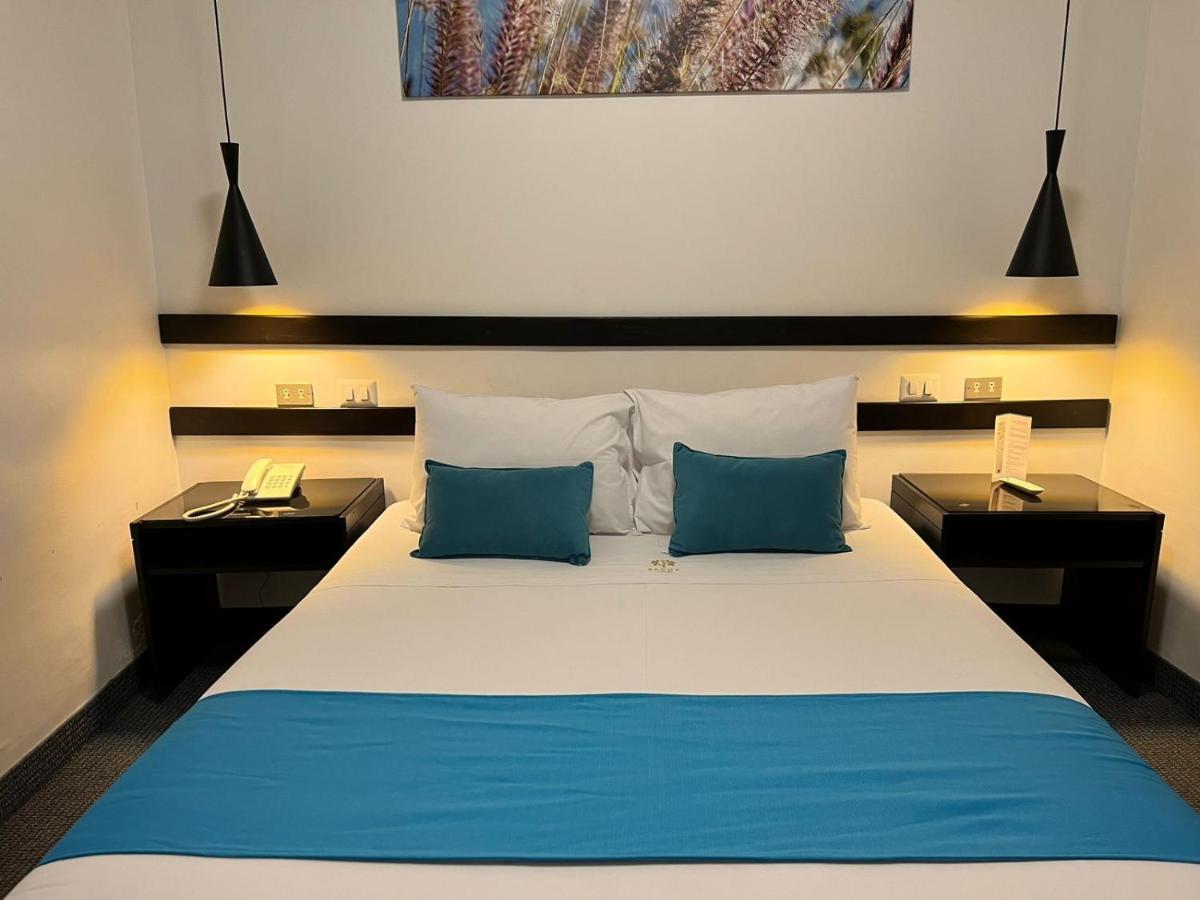 Hotel Sacha Centric,