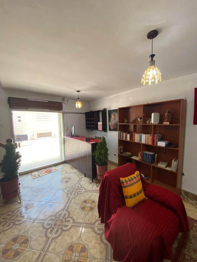 Santa Ana Guest house *