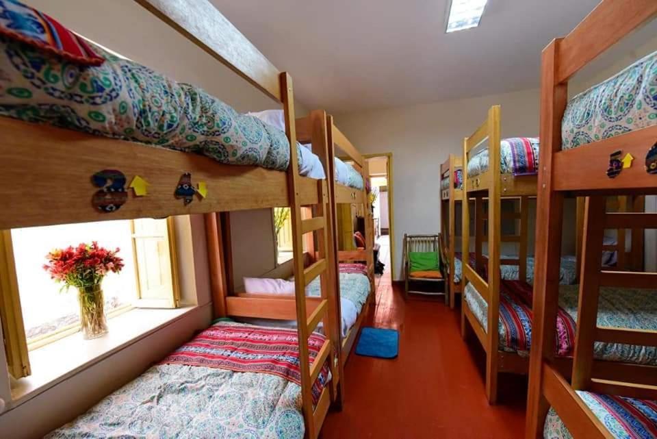 Maria*s Backpackers