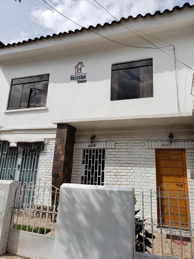 Valicha House *