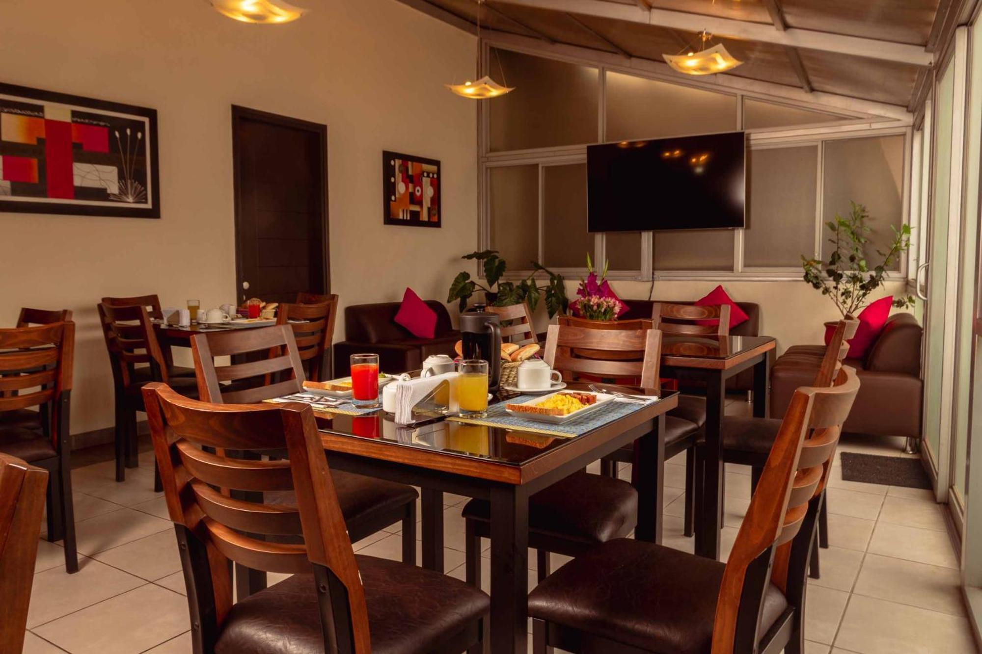 Group House Aparthotel 3*