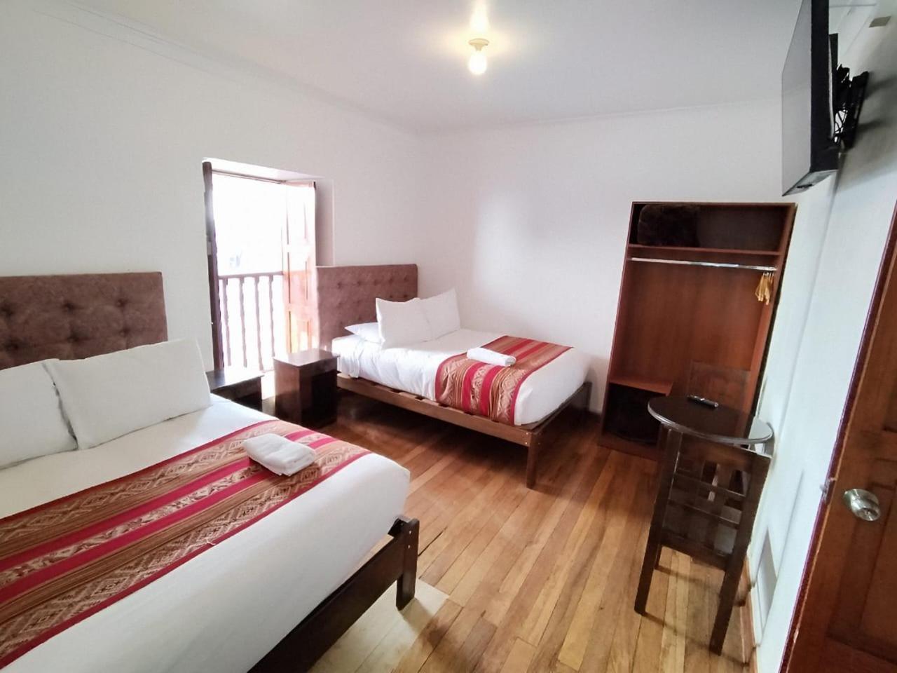 Paqarina San Blas Hotel *