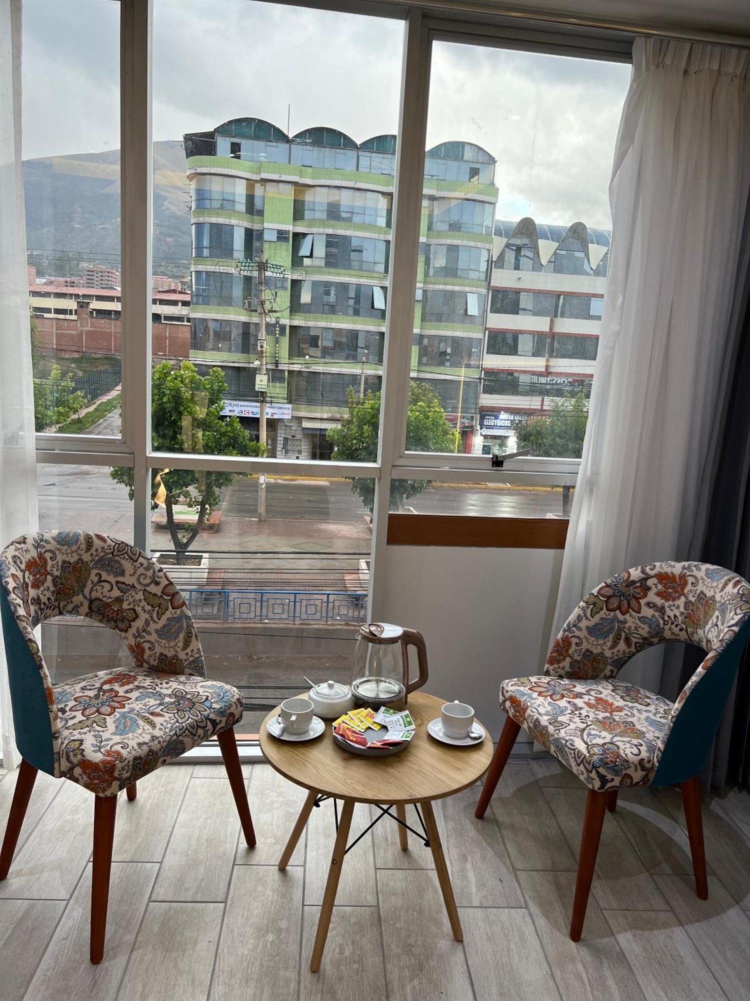 Hotel El Alamo, Ejecutivo Y Cusco