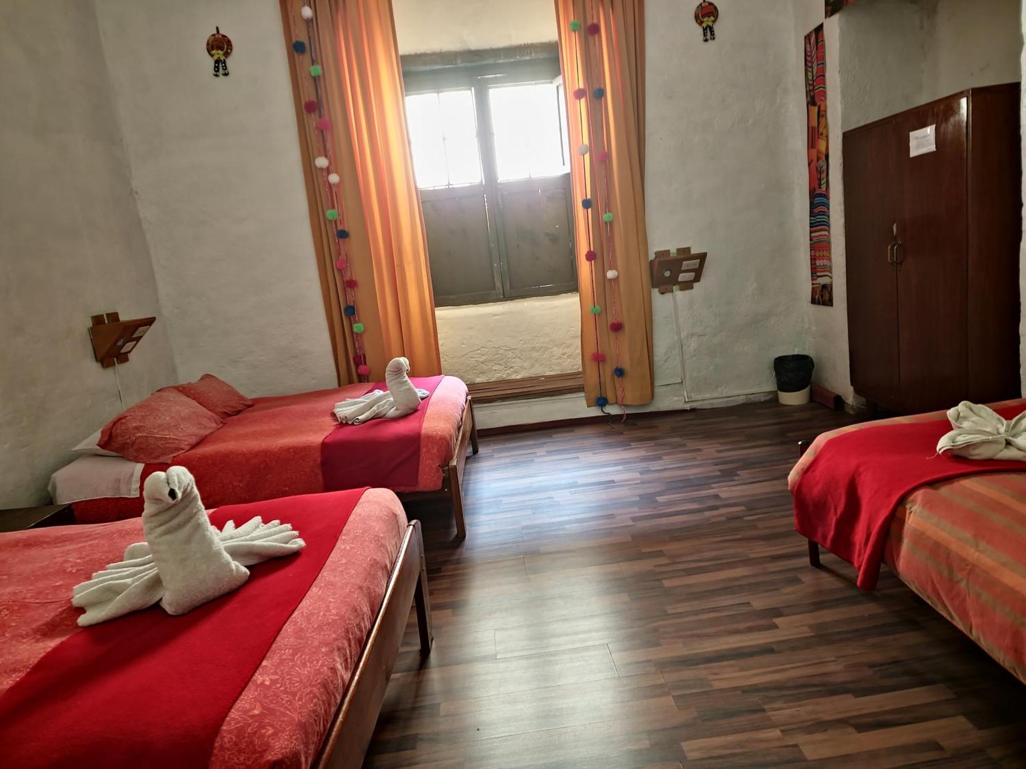 Pirwa Backpackers Colonial Hostal *