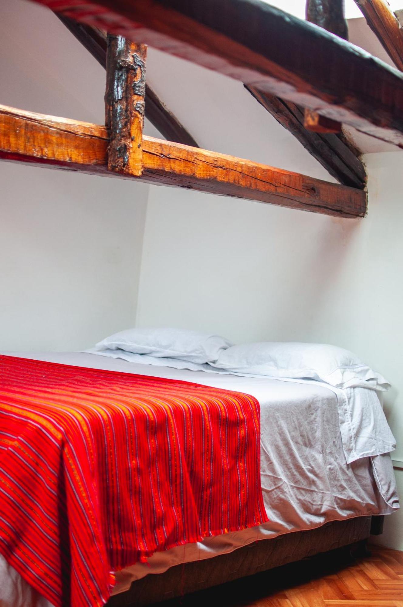 La Casa De Laura - Plaza Guest house