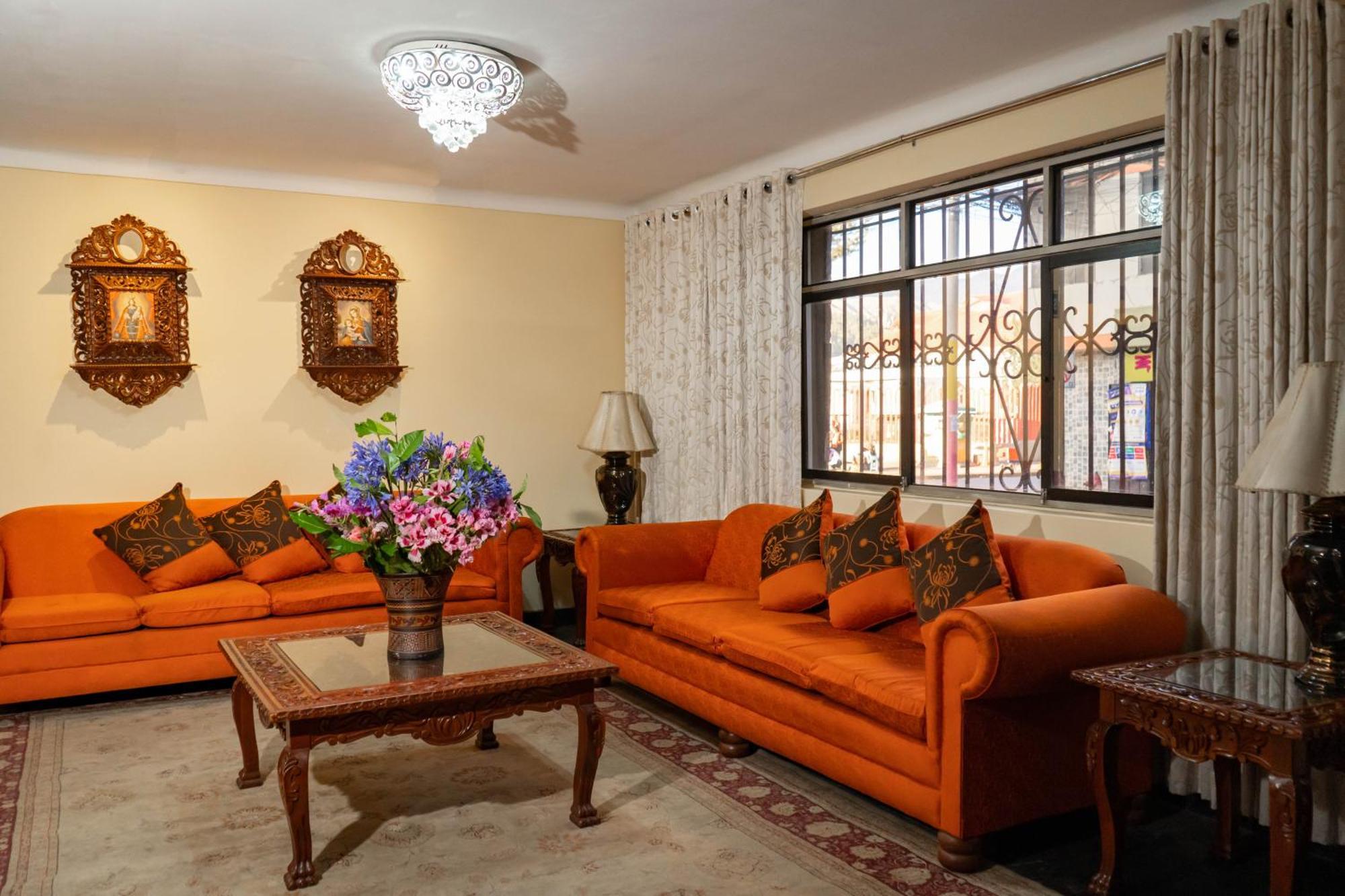 Agustos Hotel 3*