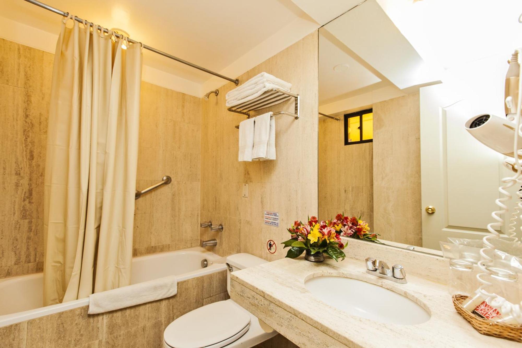 Agustos Hotel