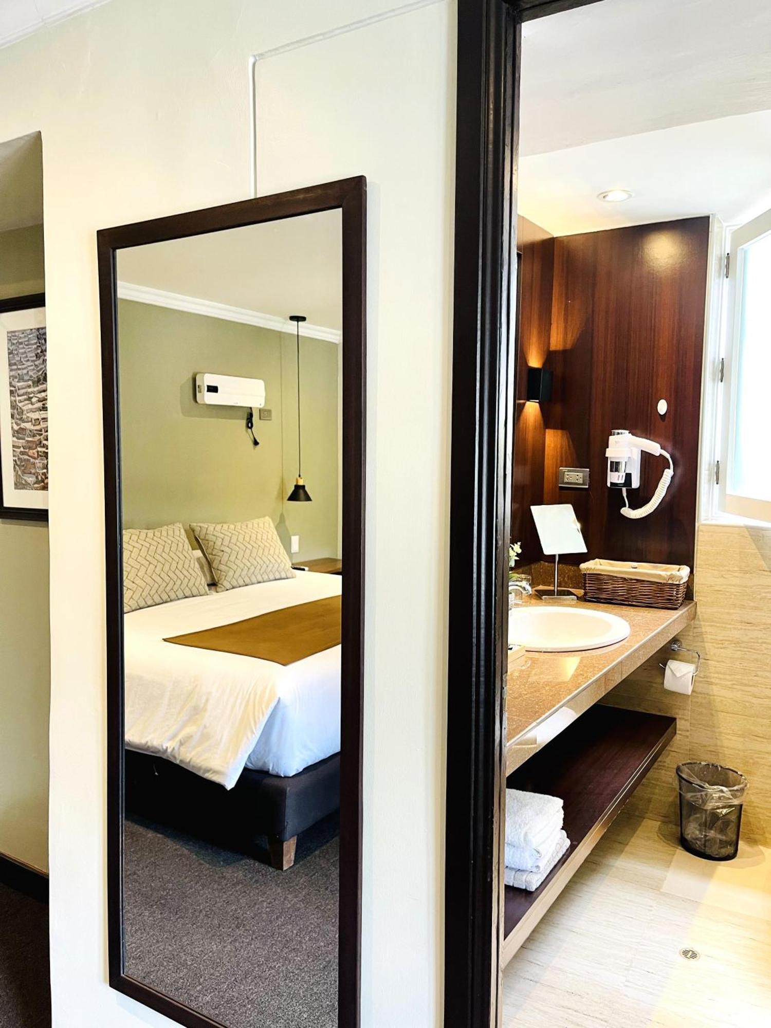 Casa Montes Pardo Hotel *