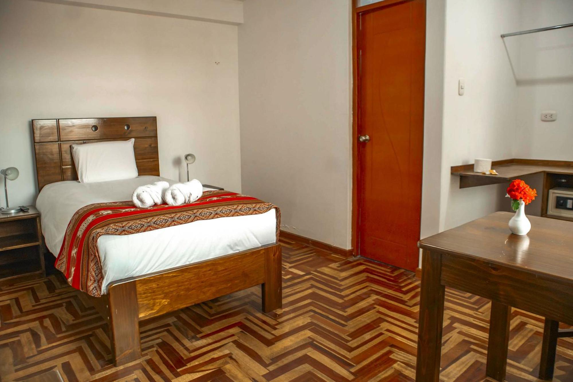 Del Prado Hometown Hotel