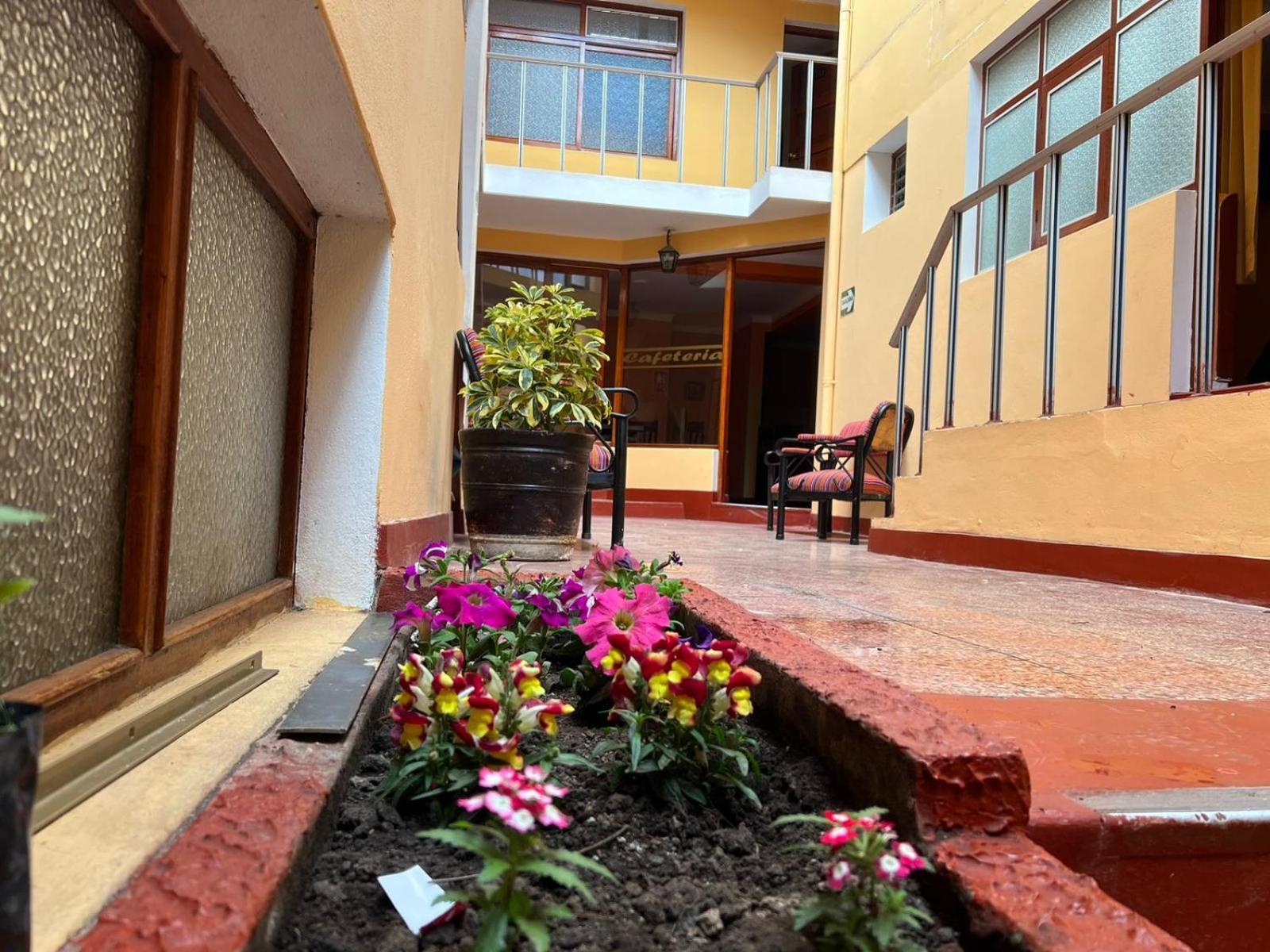 Huayna House Go