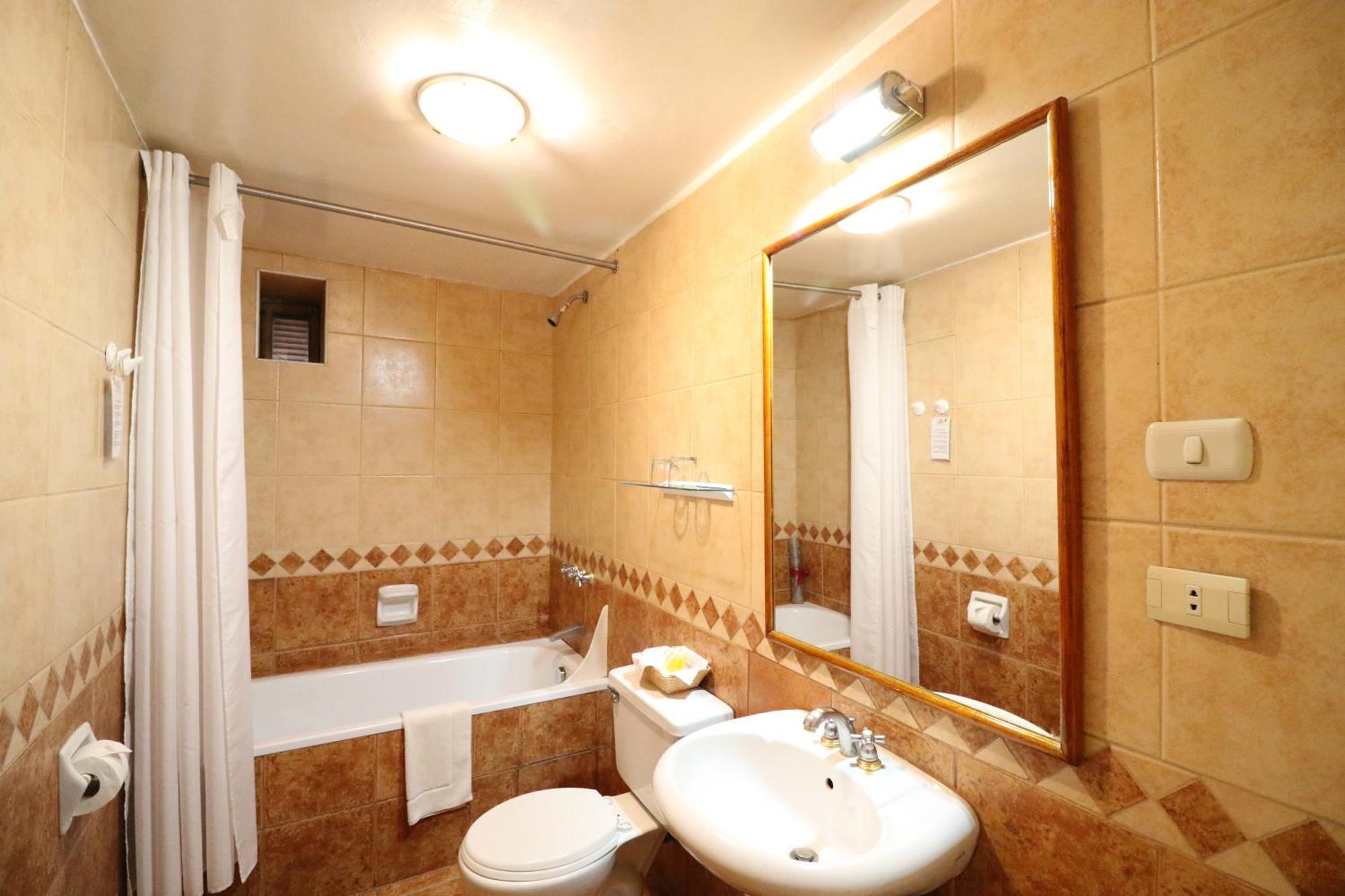Hotel & Mirador Los Apus 3*