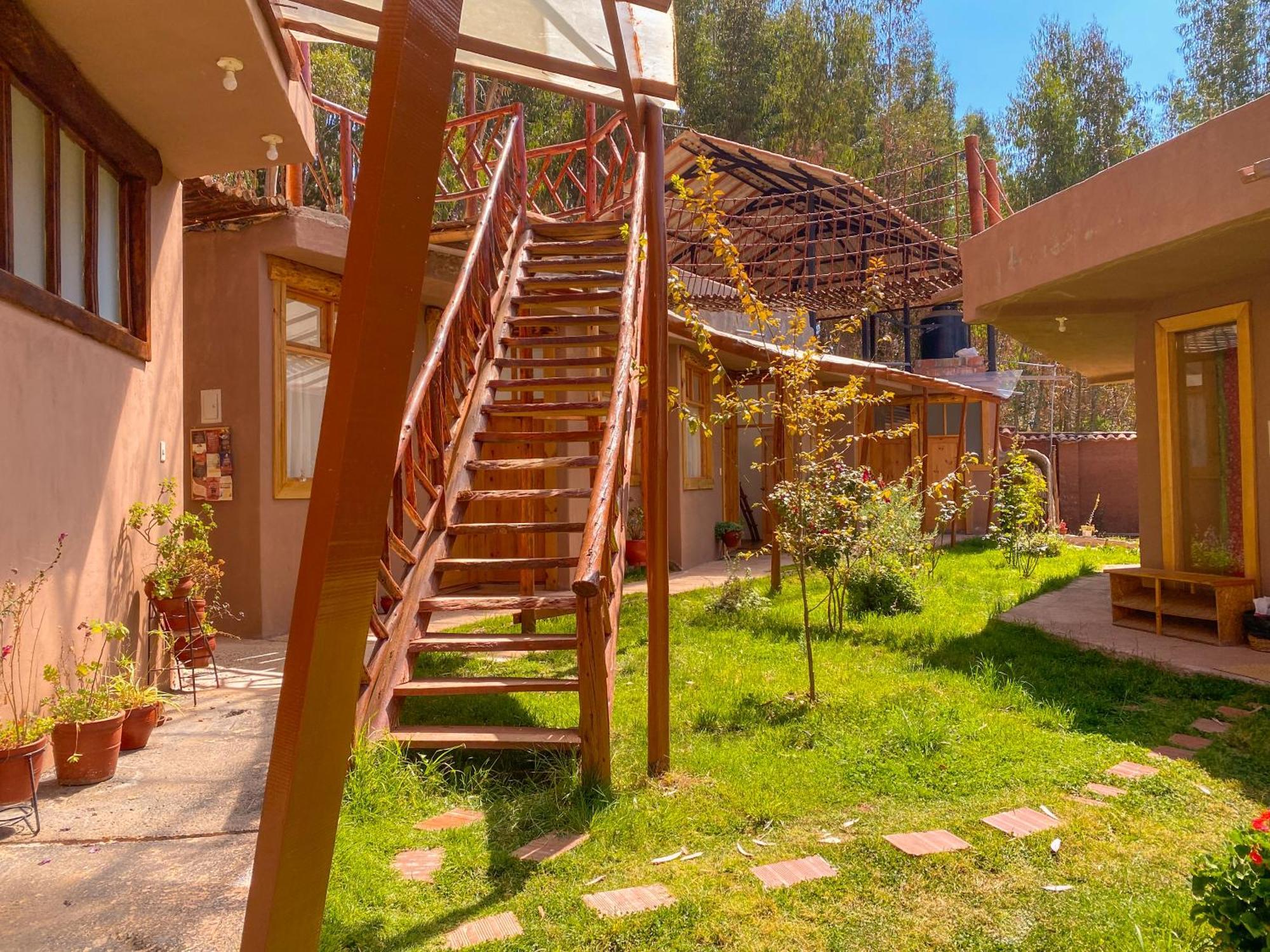 Lodge Pachananda Retreat Center *