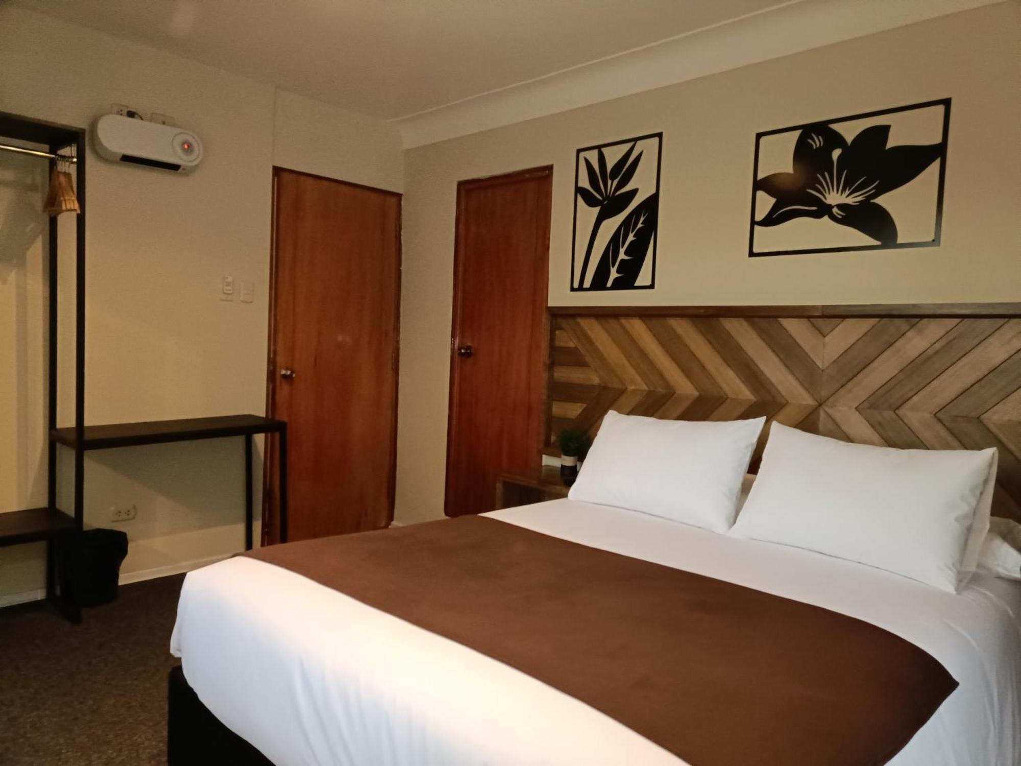 Casa Pardo Hotel *