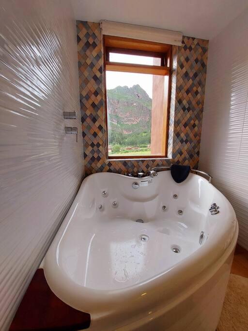 Luxury Cozy With Mountain View Andhot Tub In Pisac Apartamento Cusco