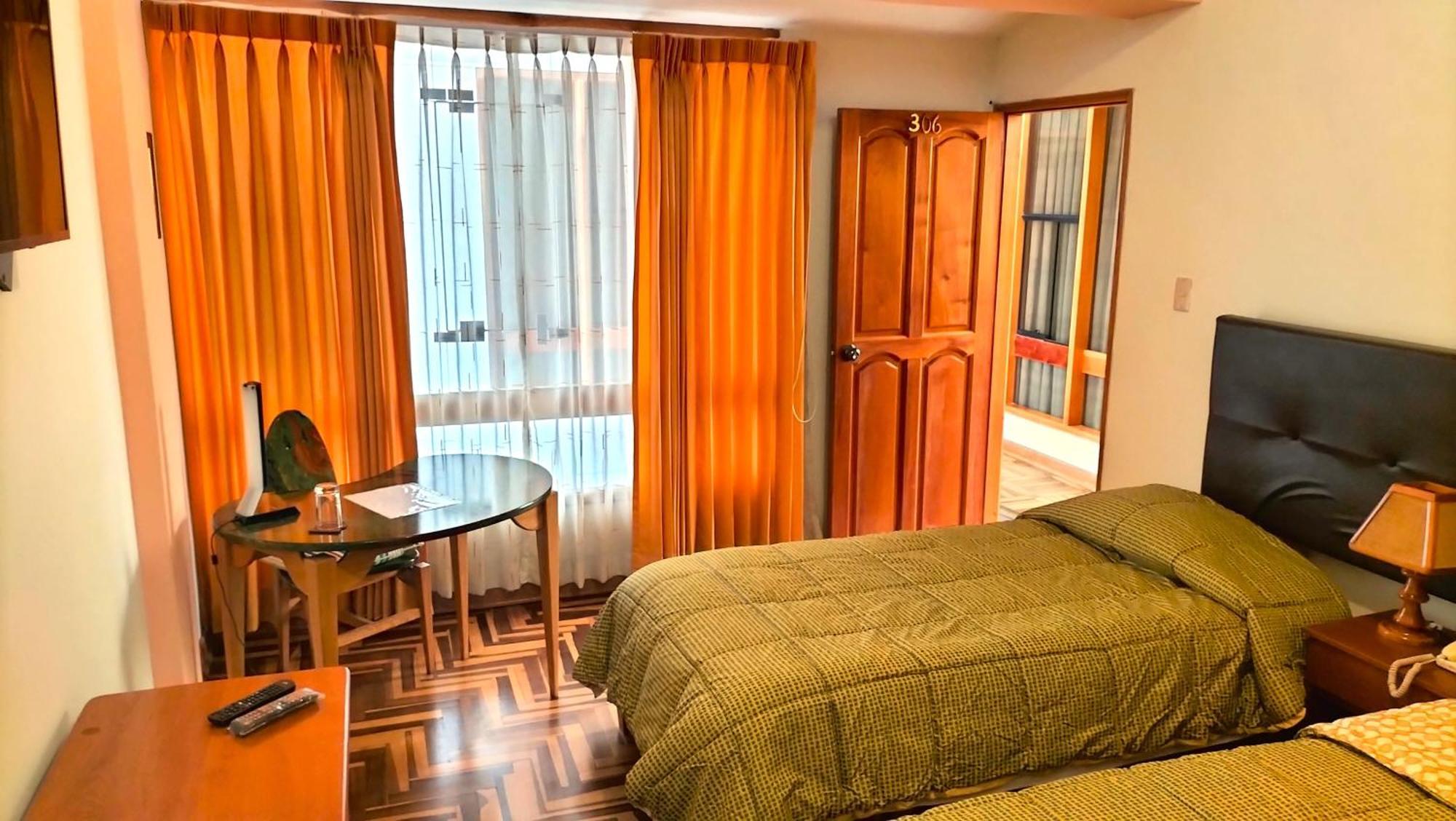 Residencial Plaza Espana Acomodação com café da manhã  *
