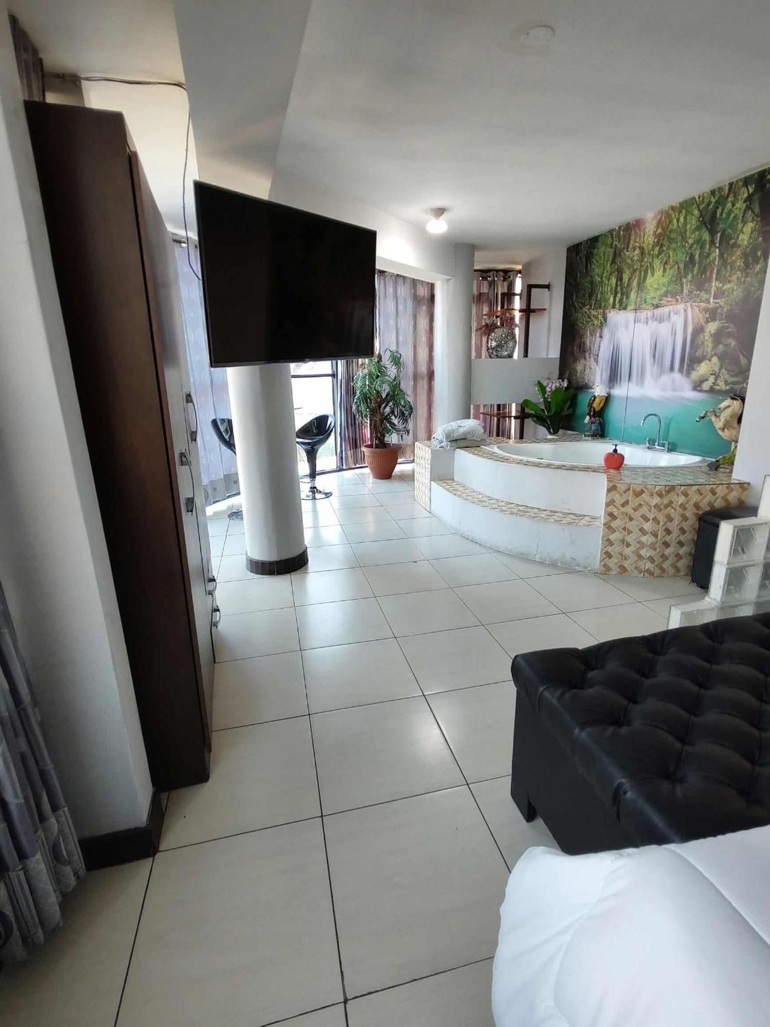 Platinum Palace Hotel