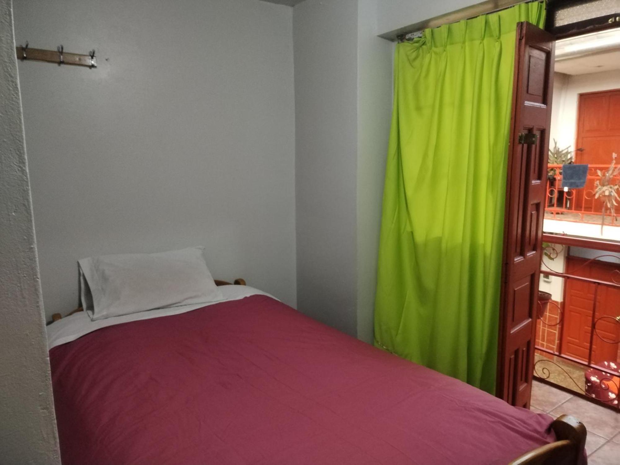 Hostal Jimy's House *