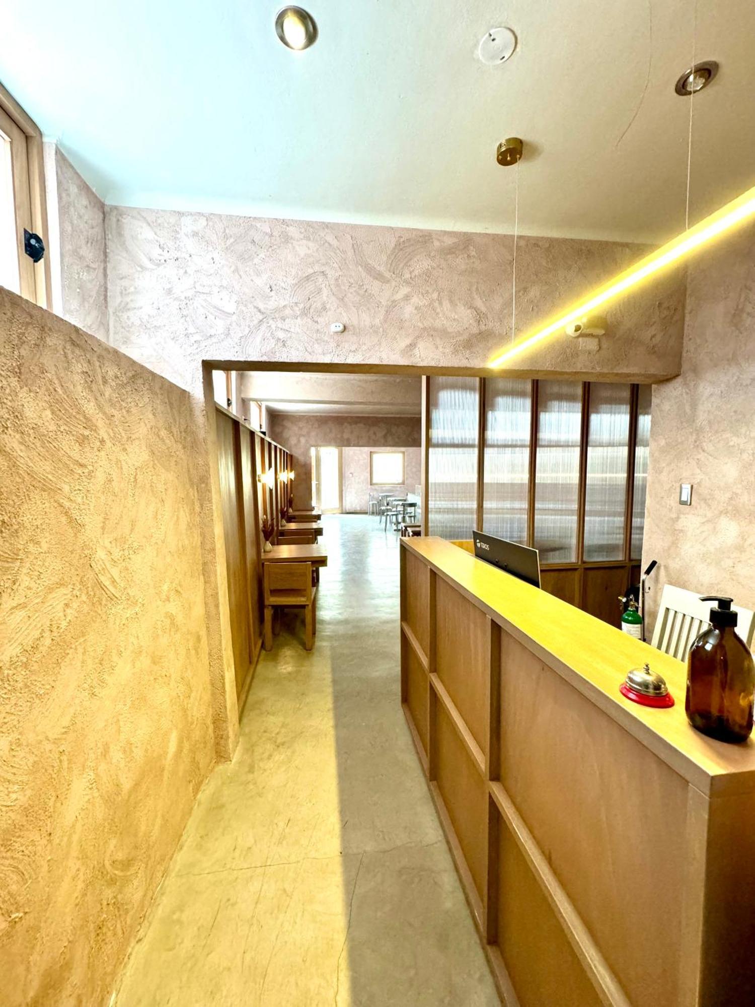 Hotel Montes *
