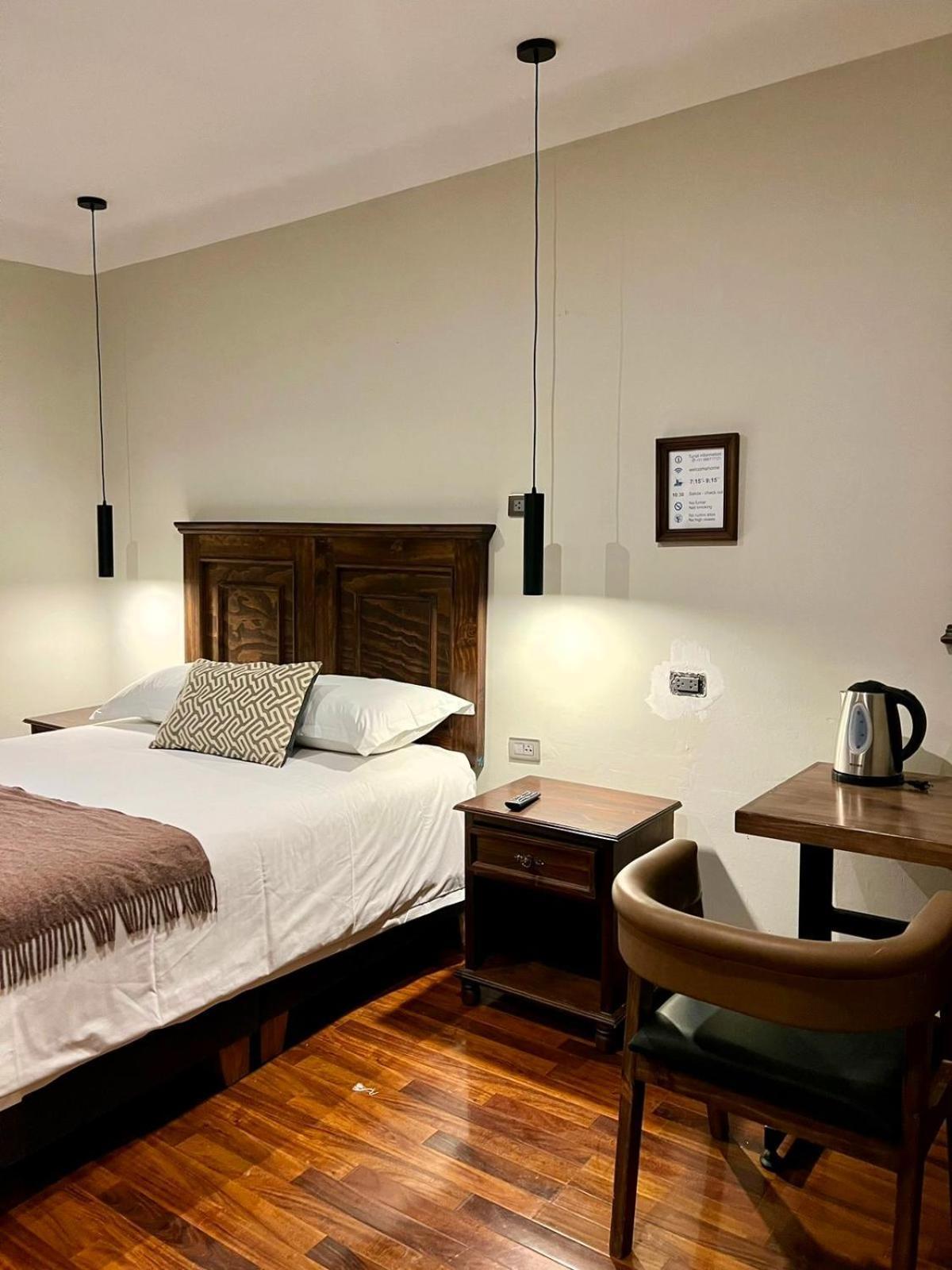 Hotel Montes *