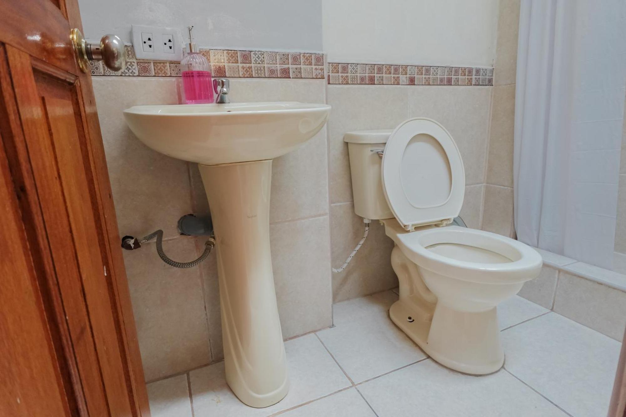 Beautiful, Spacious & Cozy House Located In The Heart Of *