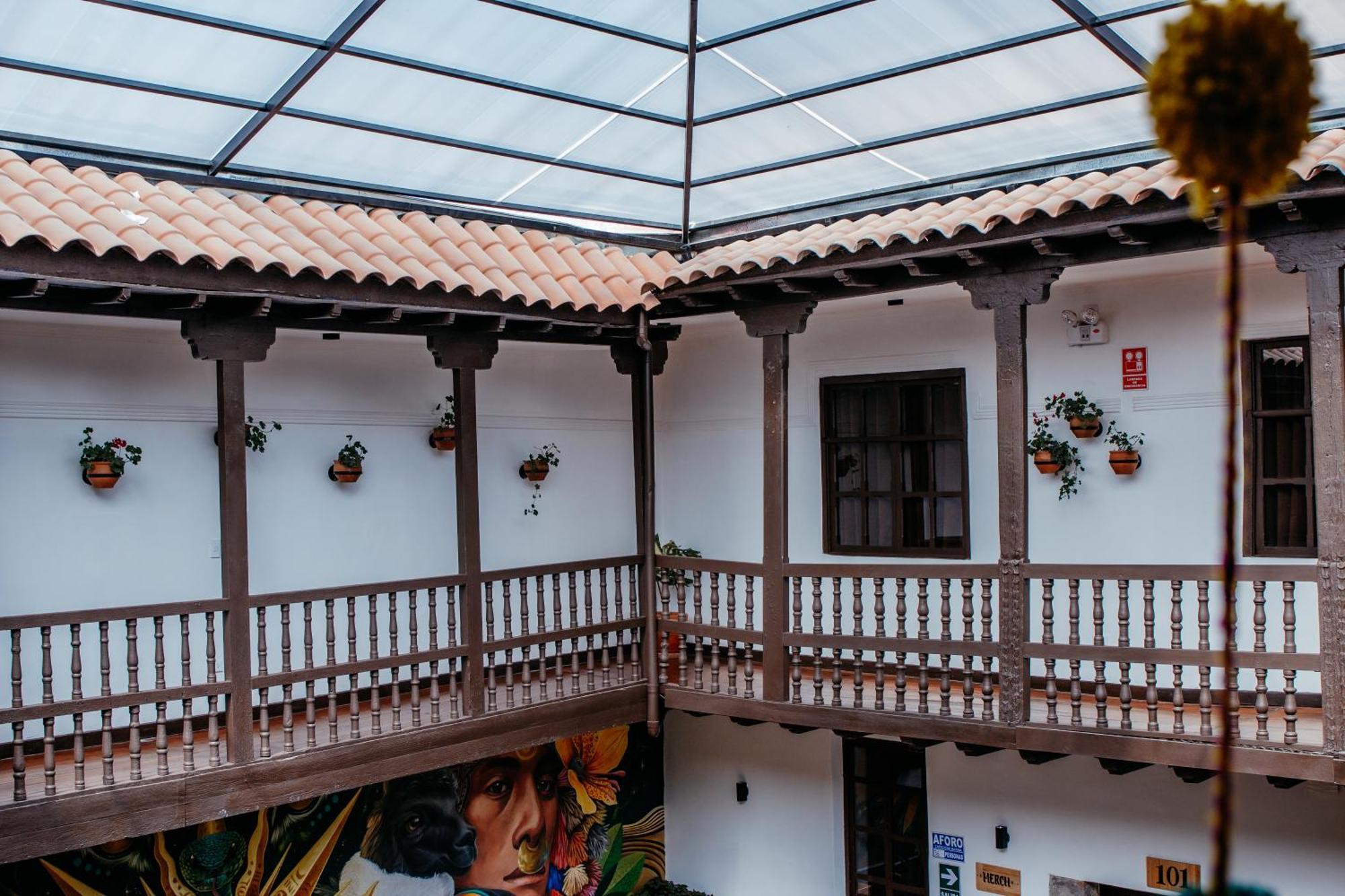 Hostel Black Llama *