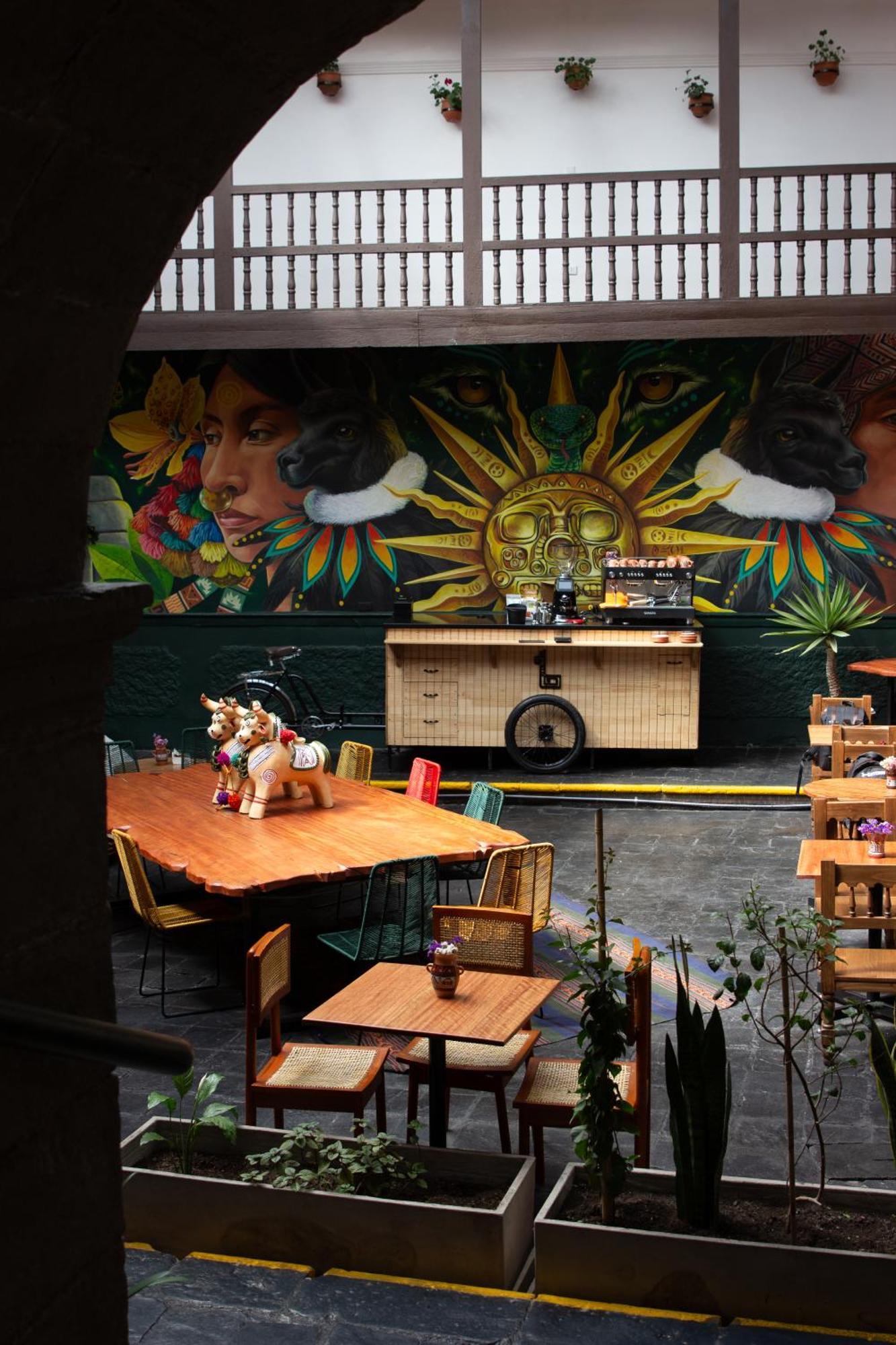 Hostel Black Llama *