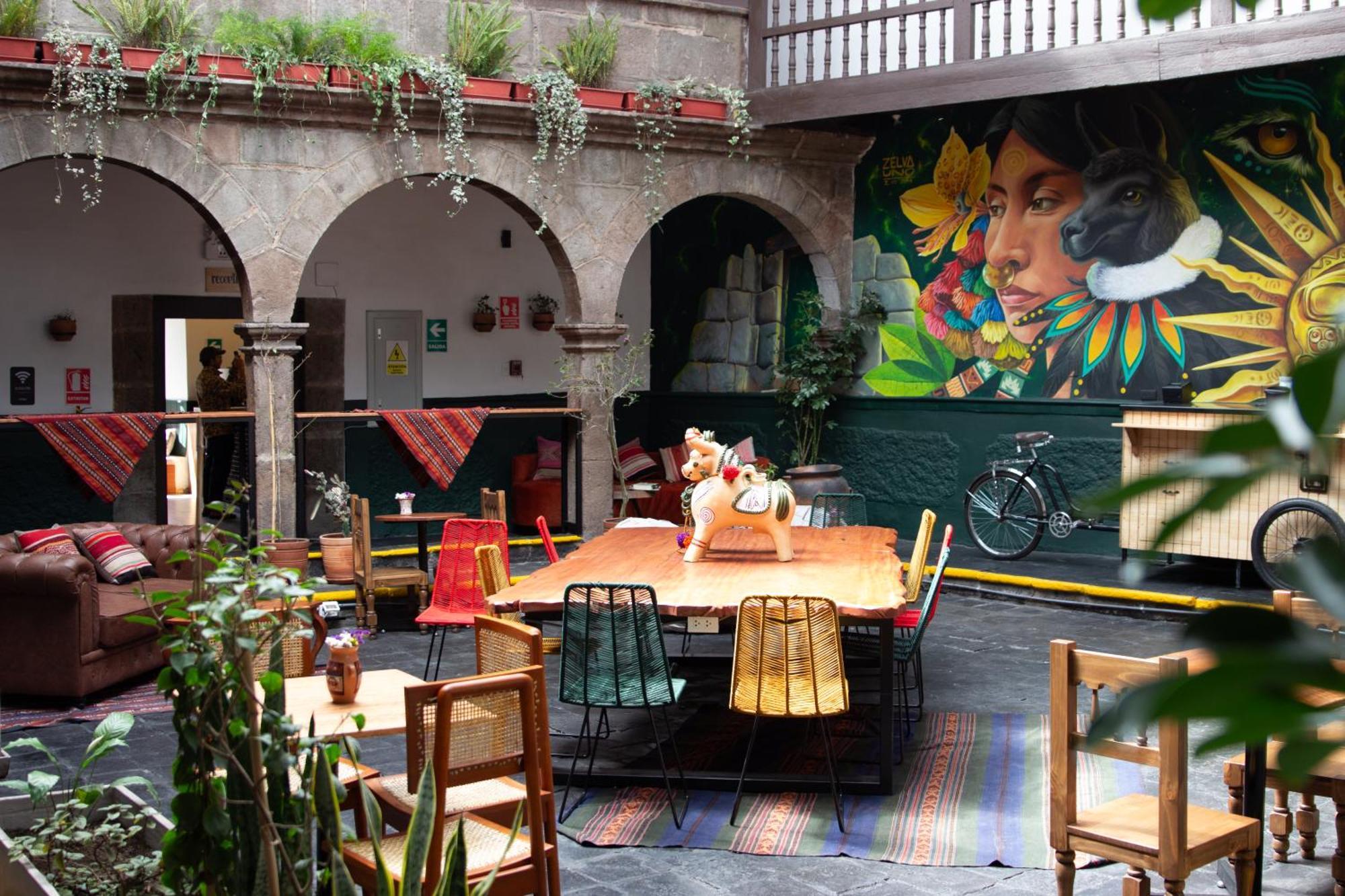 Black Llama Hostel Cusco