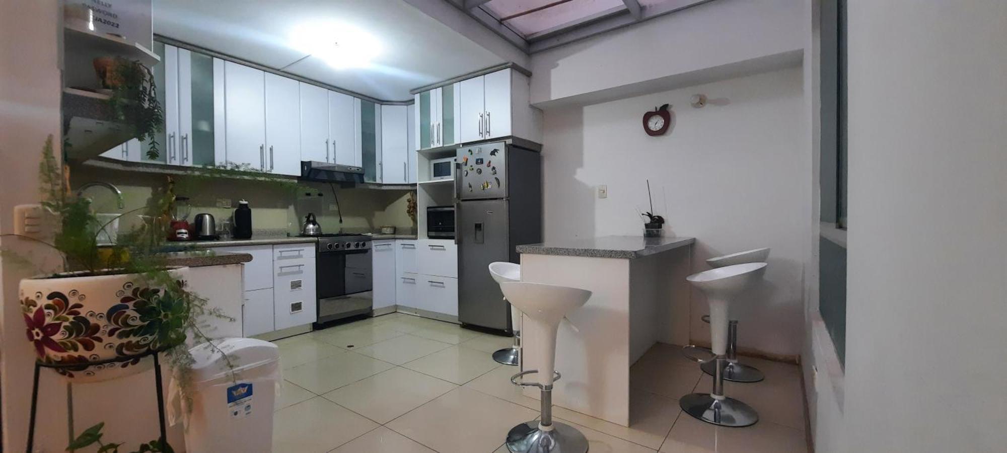 Departamento Con Patio Y Centrico En Apartment *