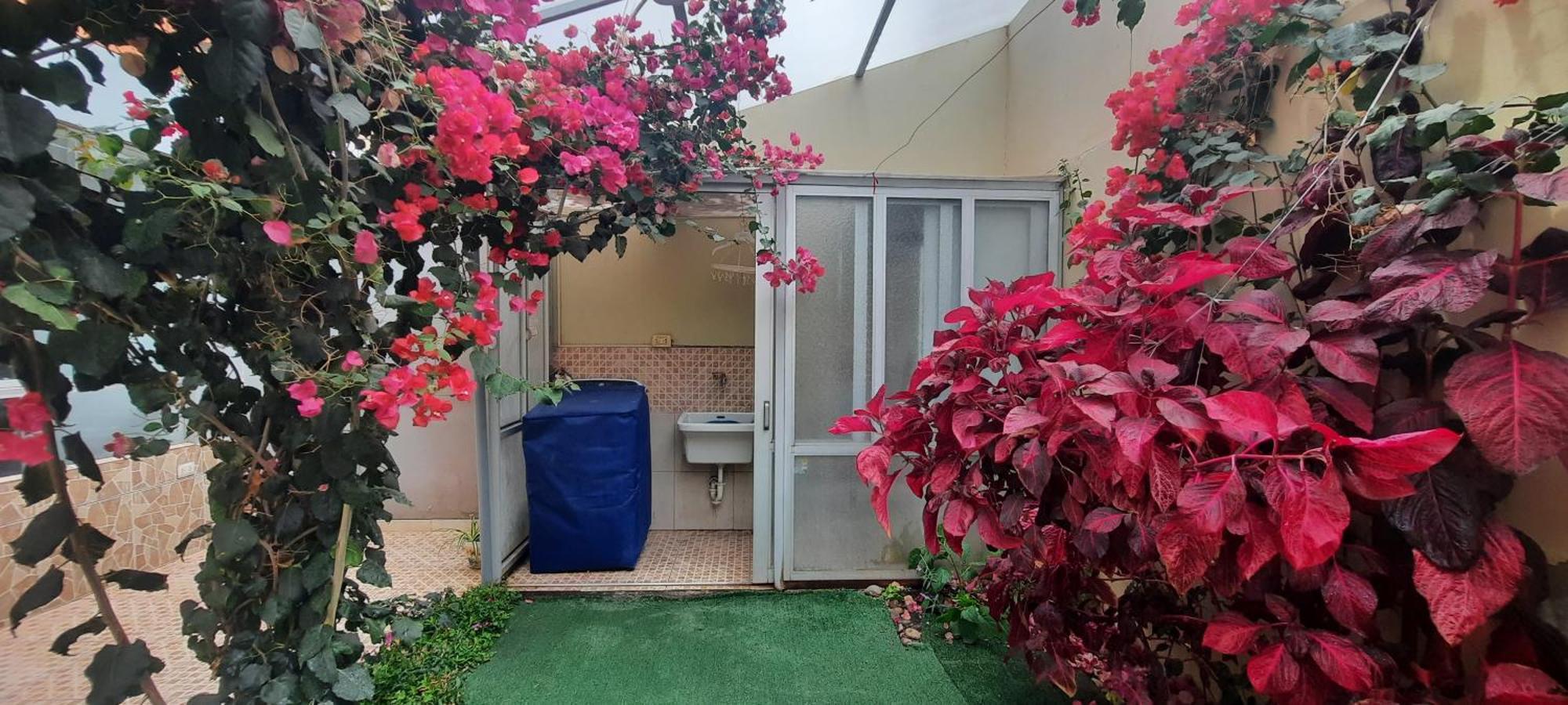 Departamento Con Patio Y Centrico En *