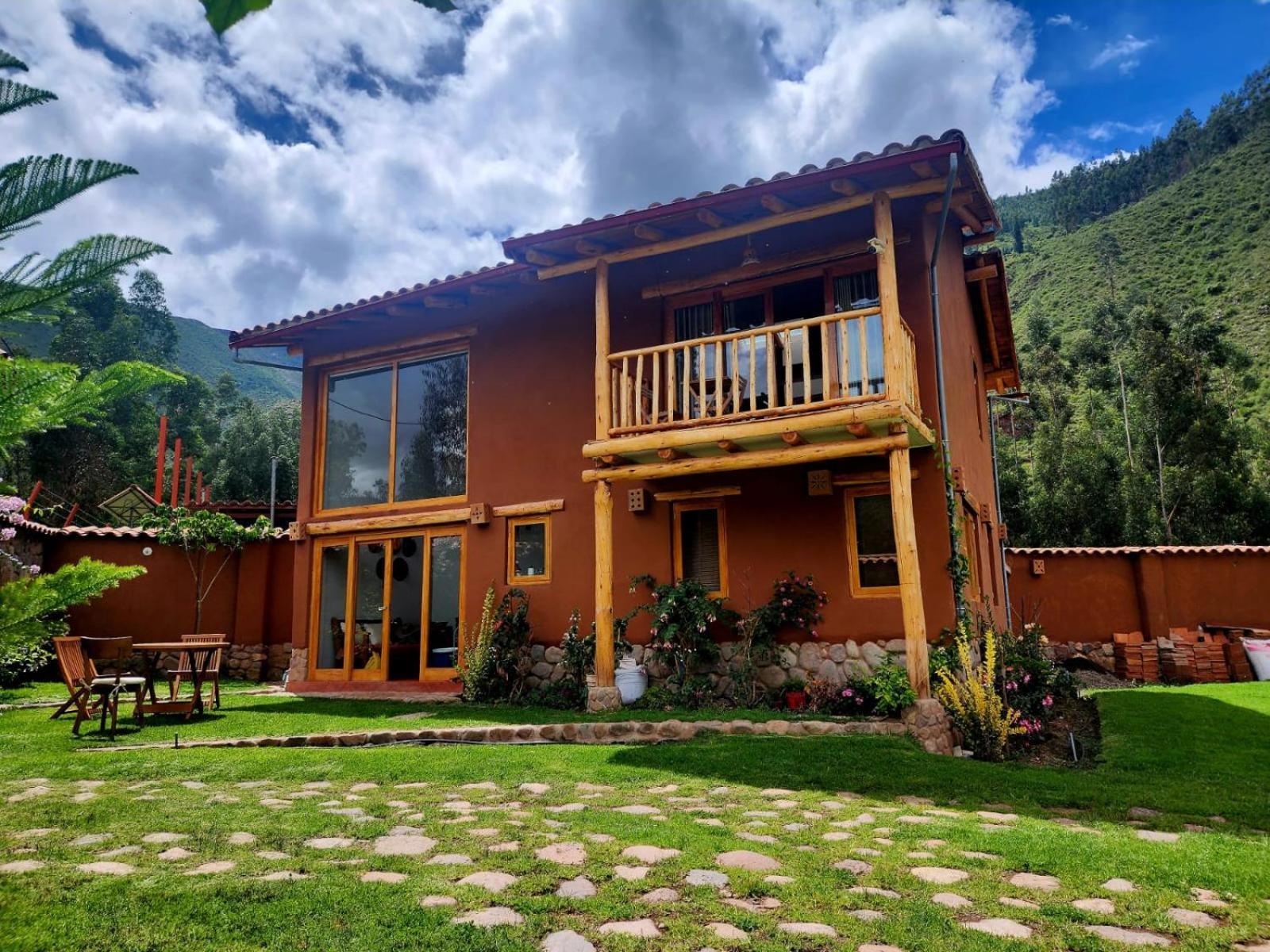 Tranquil Creekside In Sacred Valley Chalet