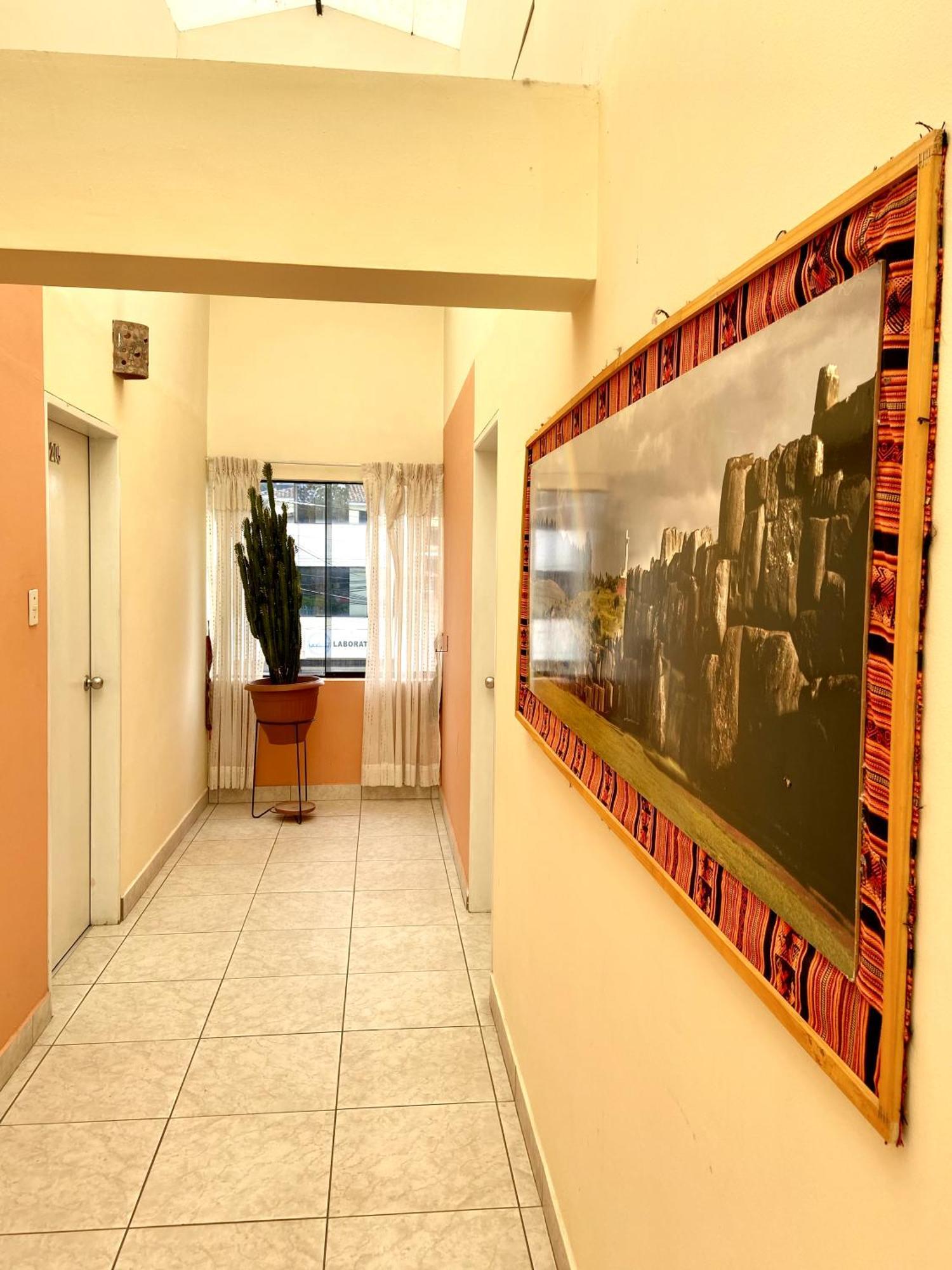Hotel El Papa De America *