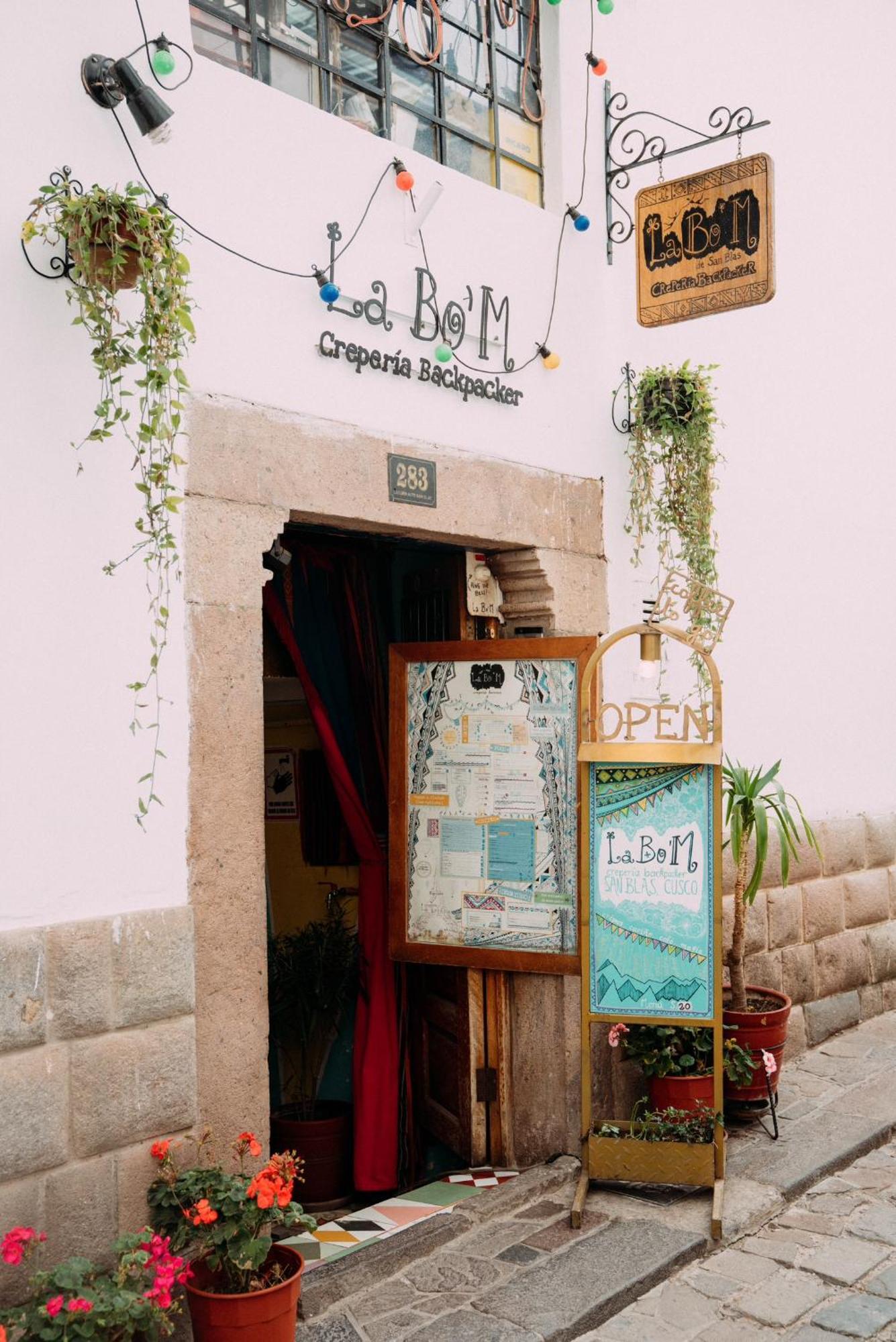 Backpacker La Bo'm Hotel